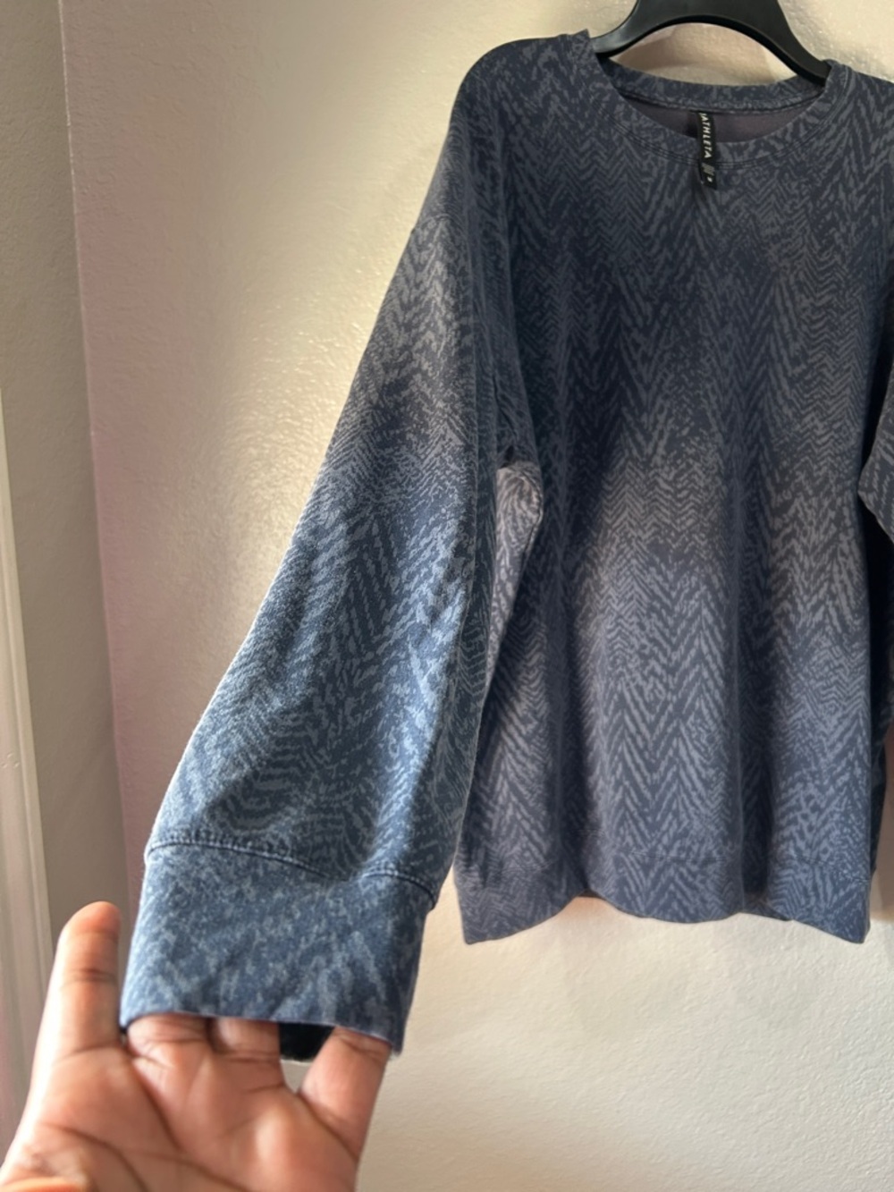 Athleta Heathered Slate Blue Patterned Crewneck Sz M Workout Athletic TC0230 - Picture 5 of 7